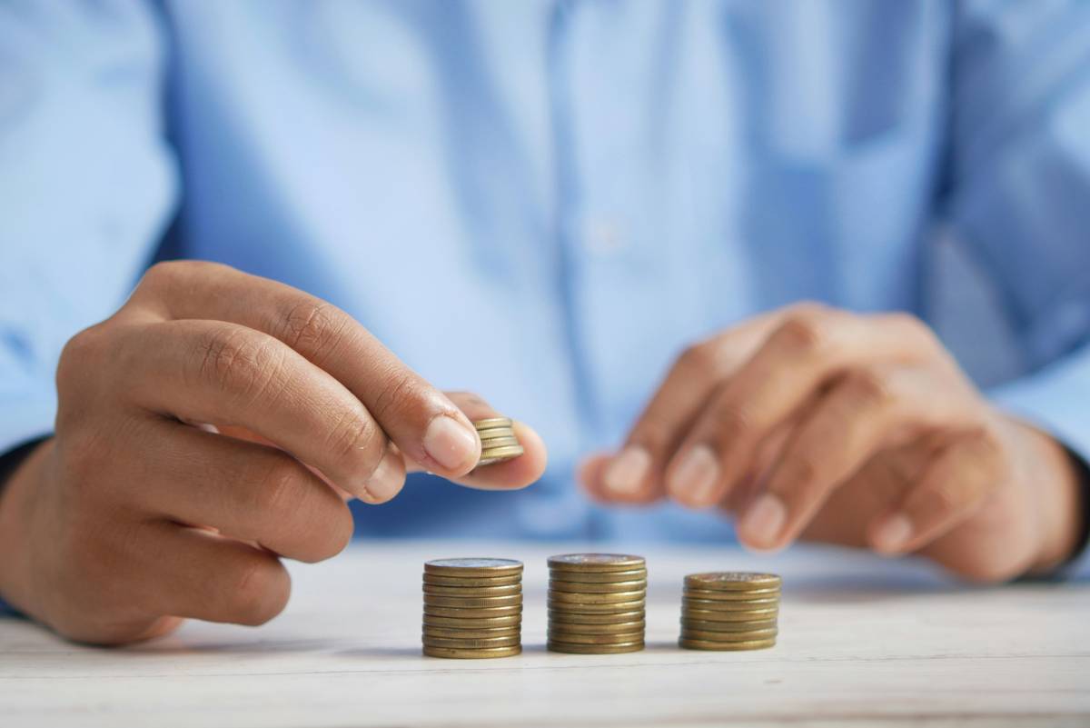 High-yield youth accounts showing side-by-side comparison of interest earned vs. traditional savings